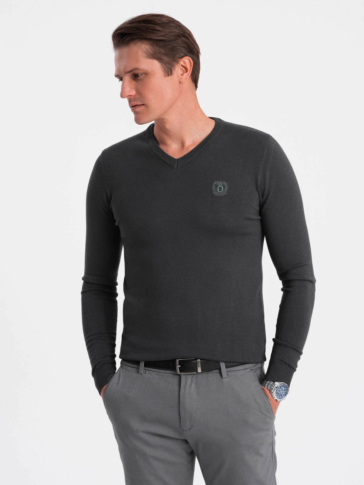 Elegant men’s sweater with a heart neckline – graphite V17 OM-SWBS-0107