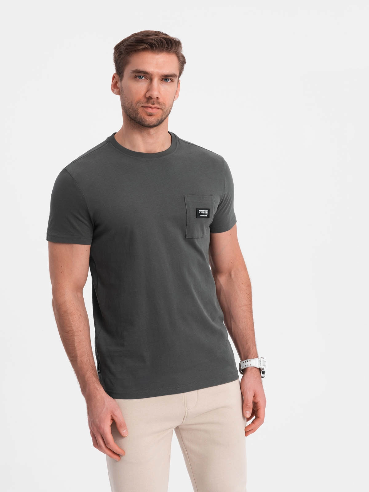 Men’s casual t-shirt with patch pocket – graphite V11 OM-TSCT-0109