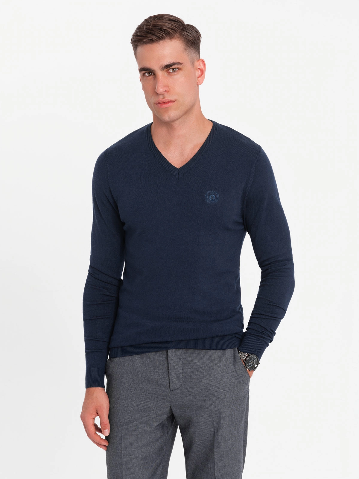 Men’s elegant BASIC V-neck sweater with viscose – navy blue V2 OM-SWBS-0107