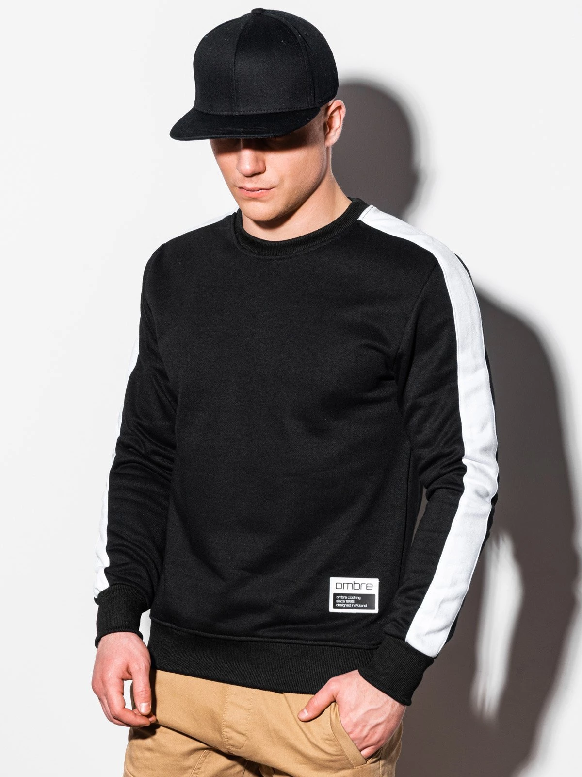 Men’s hoodless sweatshirt OM-SSNZ-22FW-010 – V4 black