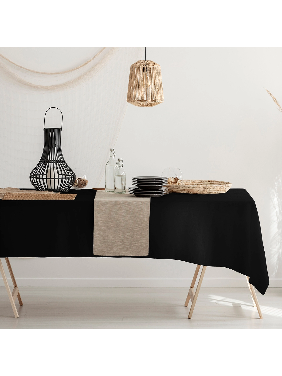 Stain-resistant tablecloth Viva A560 – black