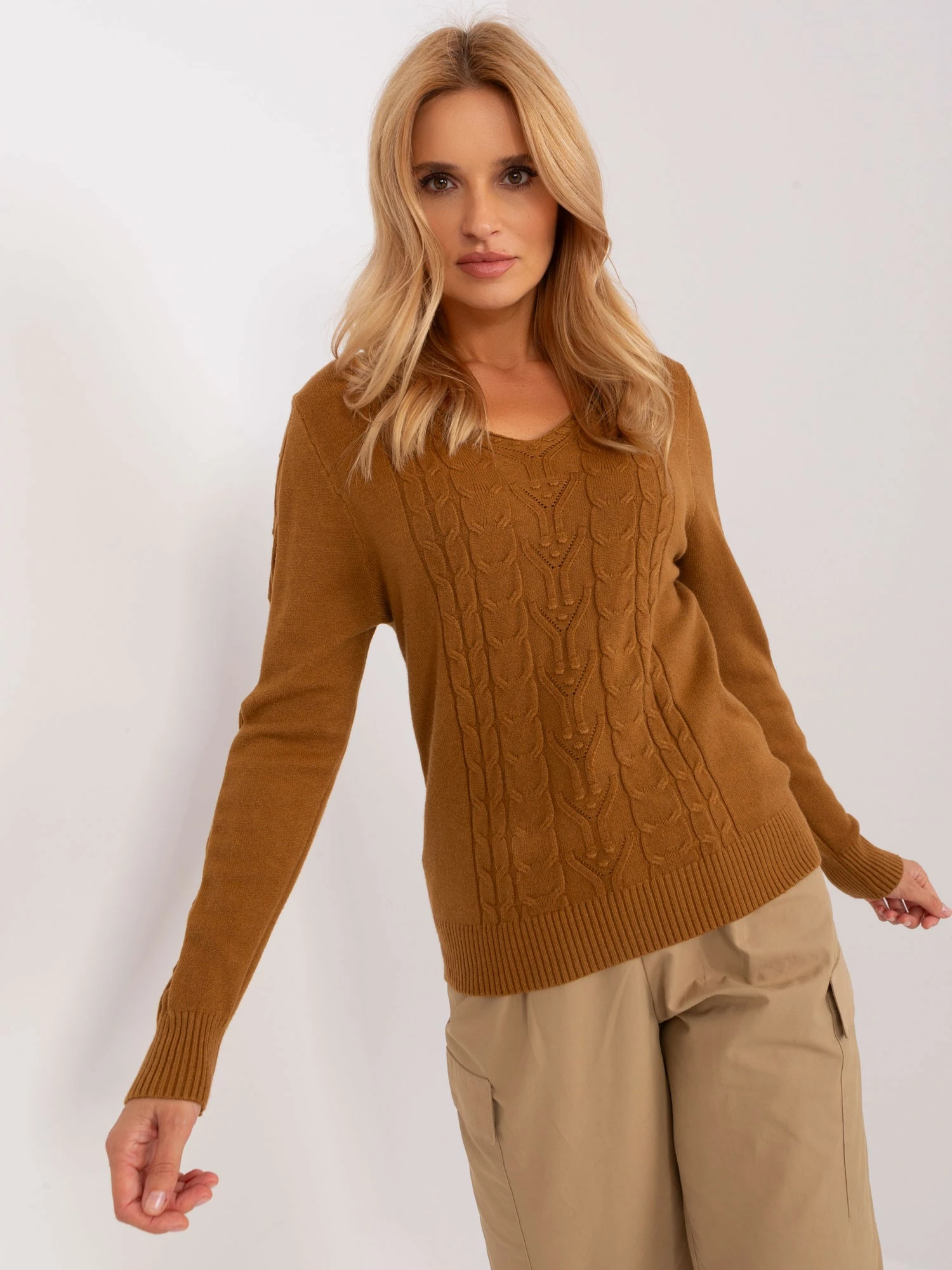 Sweter-AT-SW-2329.98P-jasny brązowy