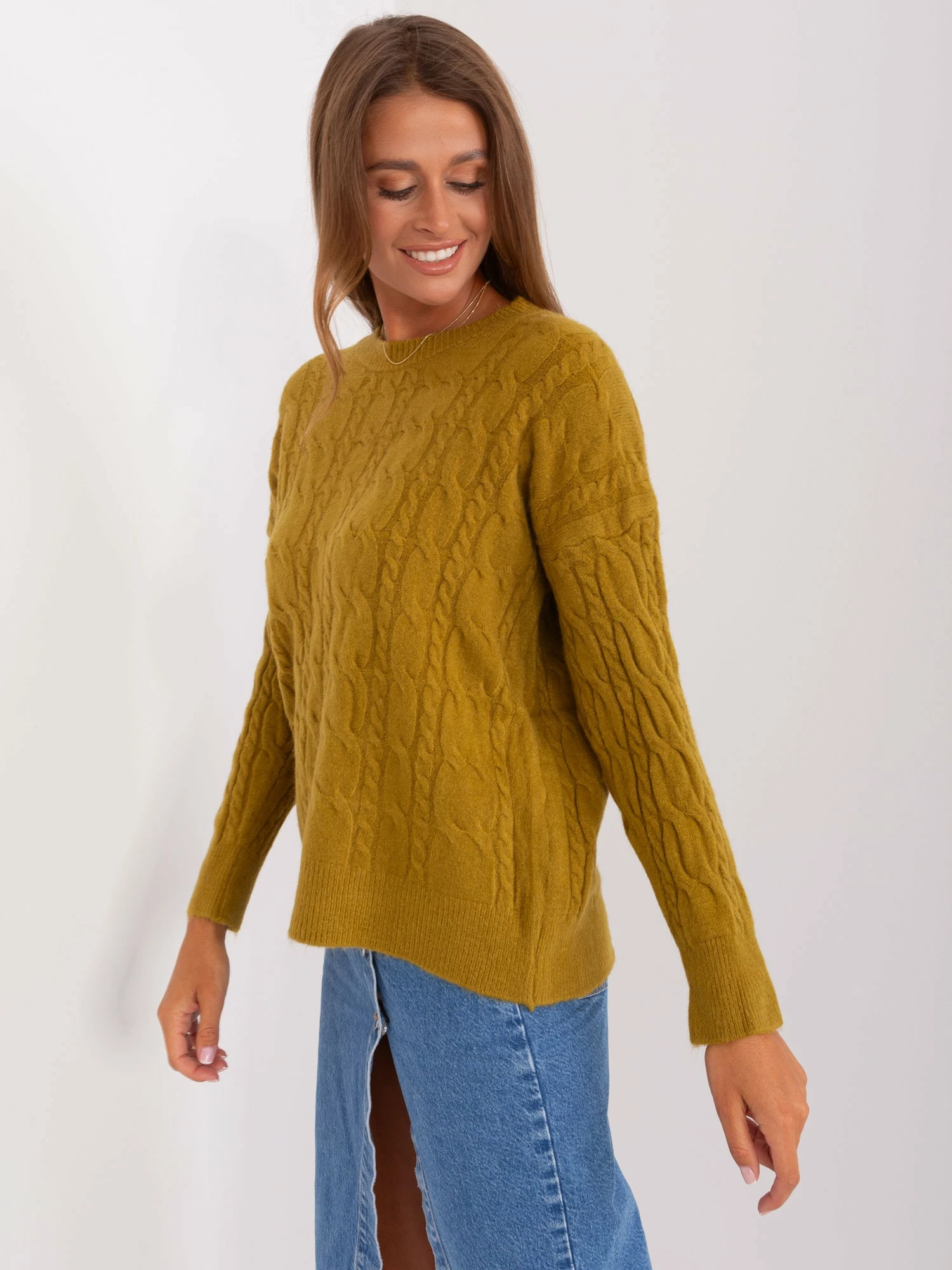 Sweter-AT-SW-2335-1.68P-oliwkowy