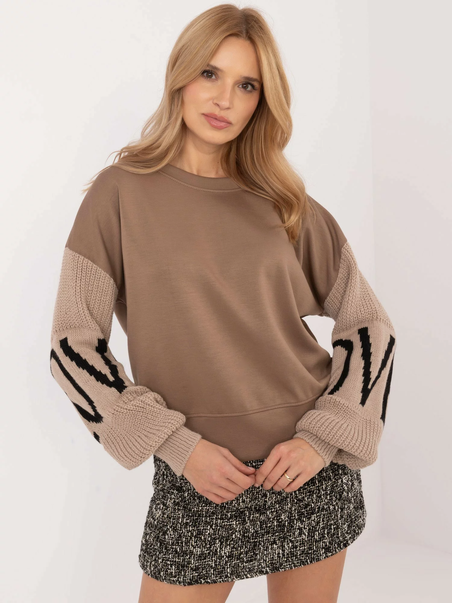 Bluza-MI-BL-M5975.26P-ciemny bezowy